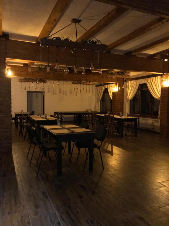 Famives Vendeghaz Bed & Breakfast Racul Exterior foto