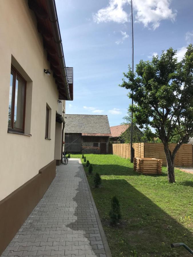 Famives Vendeghaz Bed & Breakfast Racul Exterior foto