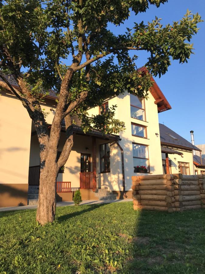 Famives Vendeghaz Bed & Breakfast Racul Exterior foto