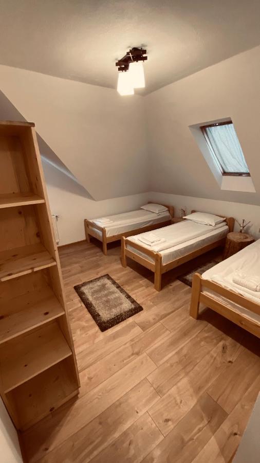 Famives Vendeghaz Bed & Breakfast Racul Exterior foto