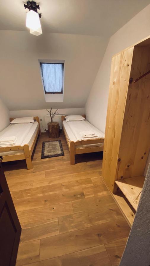 Famives Vendeghaz Bed & Breakfast Racul Exterior foto