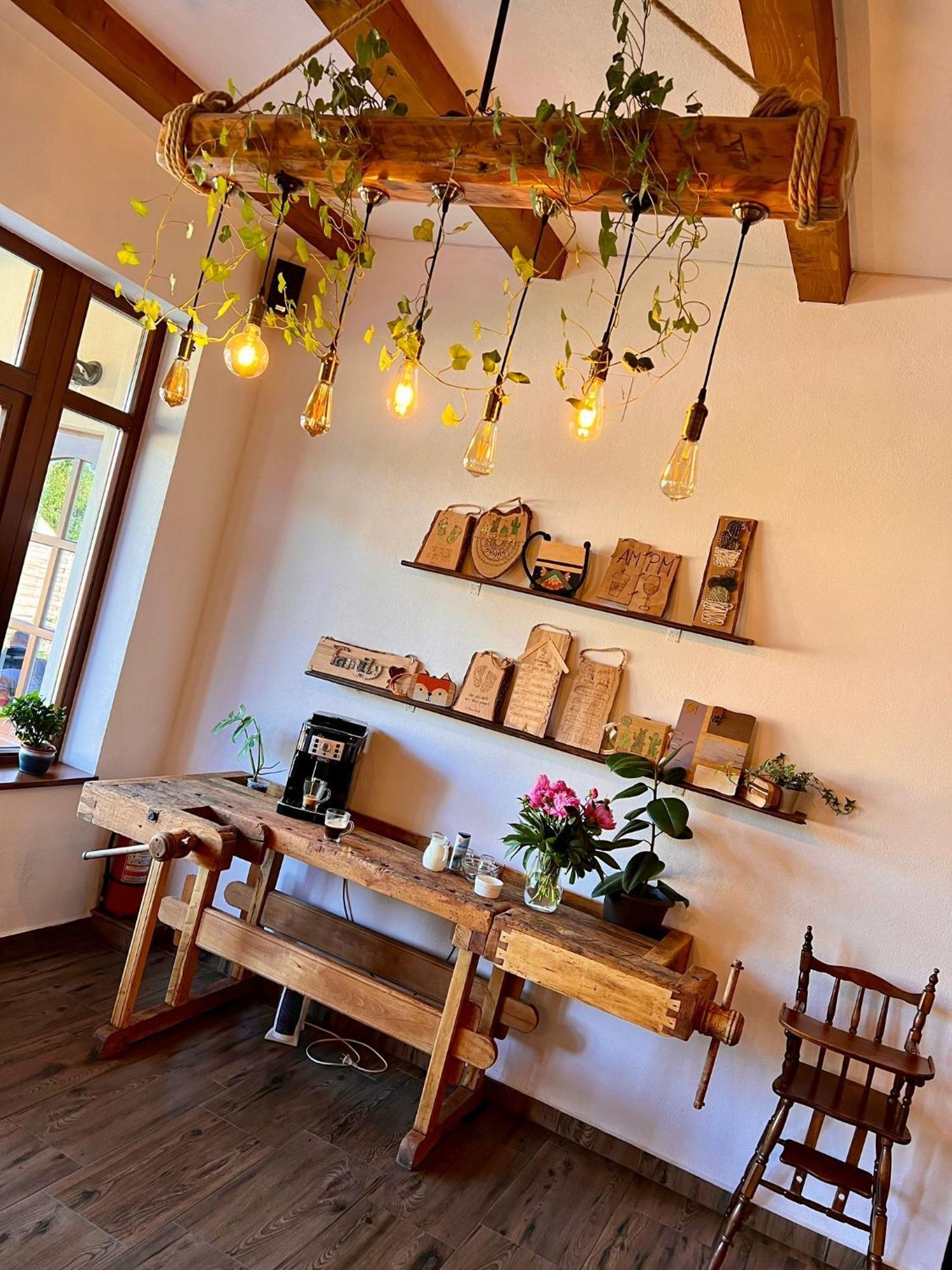 Famives Vendeghaz Bed & Breakfast Racul Exterior foto