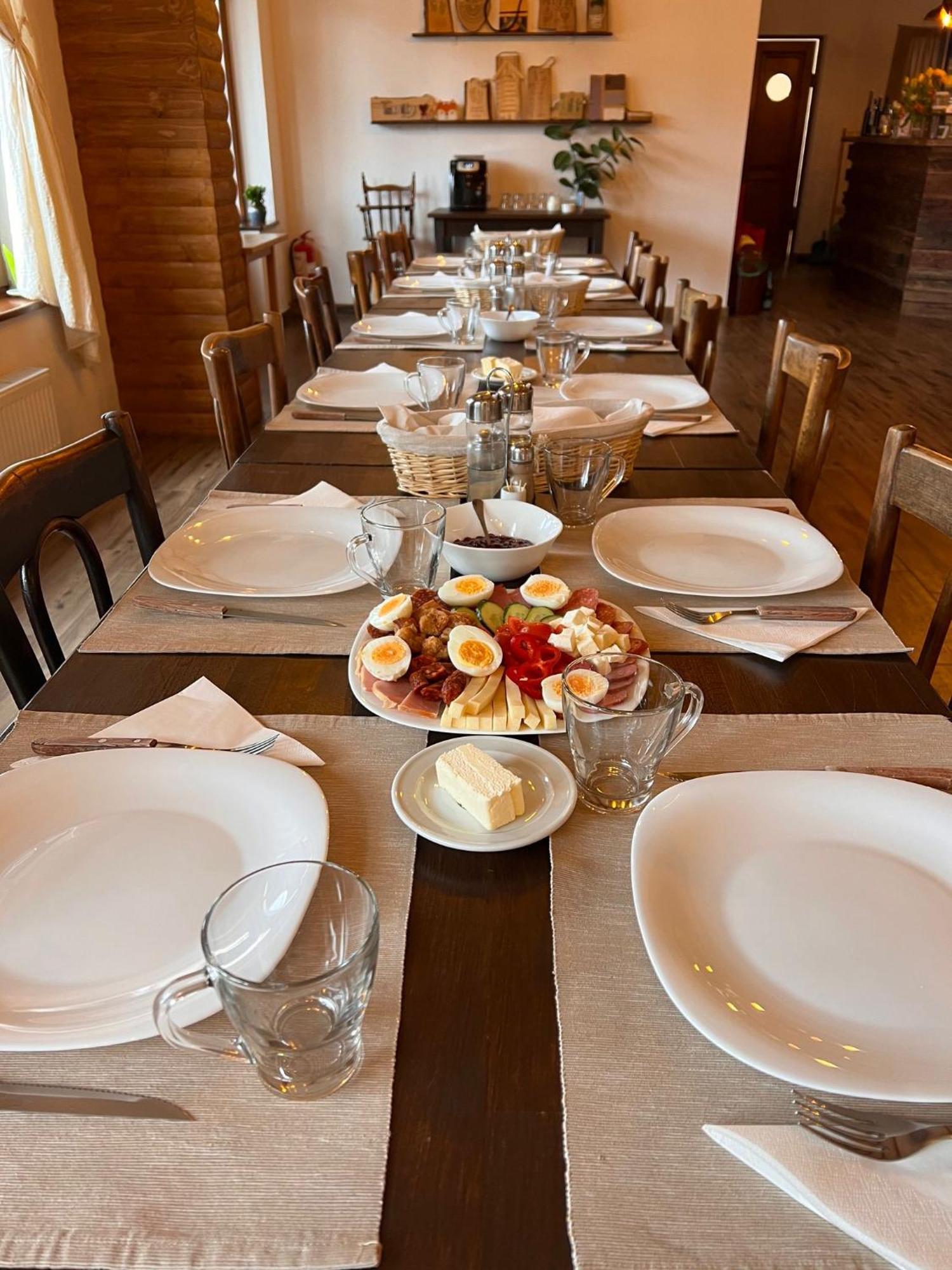 Famives Vendeghaz Bed & Breakfast Racul Exterior foto